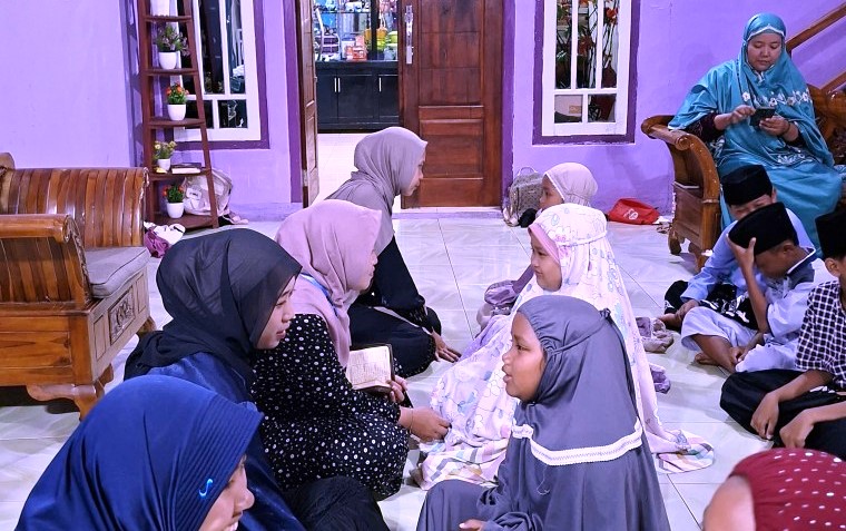 Pendampingan TPQ Anak-anak Dusun Jlengut oleh Tim KKN Unsoed Desa Mantrianom
